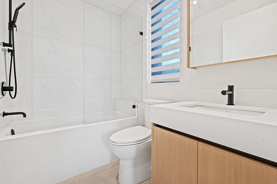 1 3813 W 16th Avenue Vancouver, BC - 17