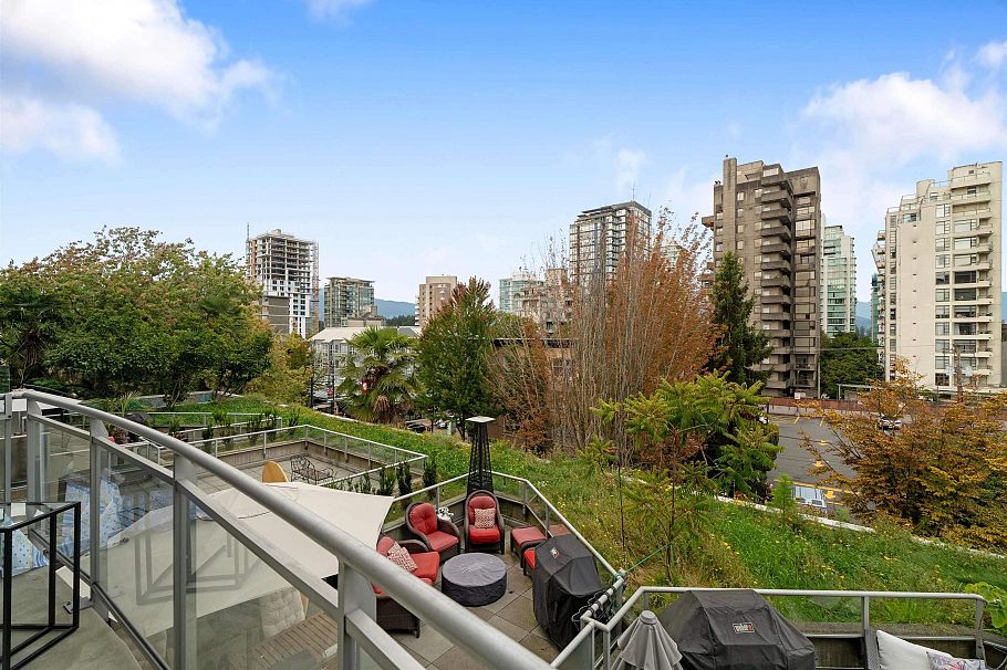 306 1688 Robson Street Vancouver, BC - 23