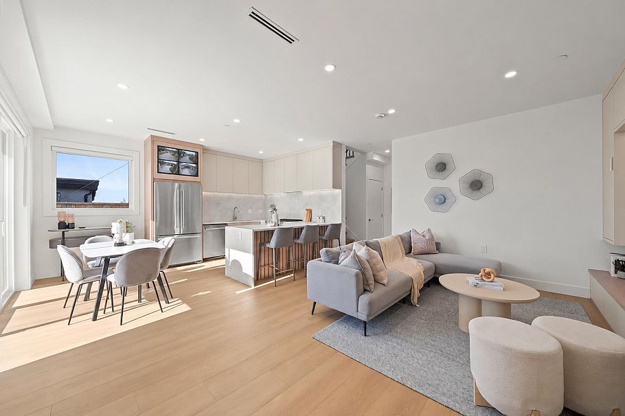 1 3623 Triumph Street Vancouver, BC - 3
