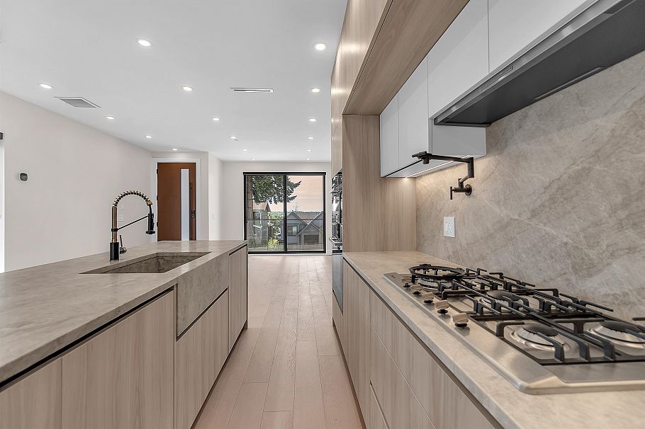 504 E 5th Street North Vancouver, BC - 11