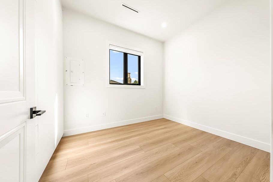 1 2686 Mcgill Street Vancouver, BC - 16