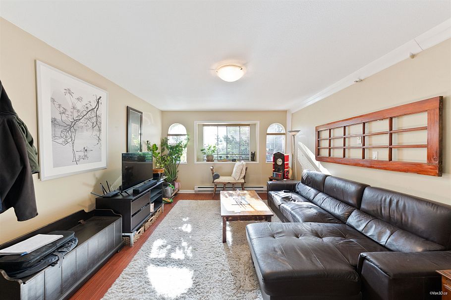 195 W 17th Avenue Vancouver, BC - 4