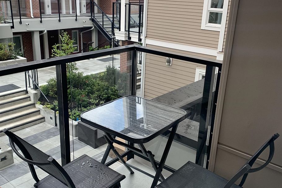 206 4882 Slocan Street Vancouver, BC - 4