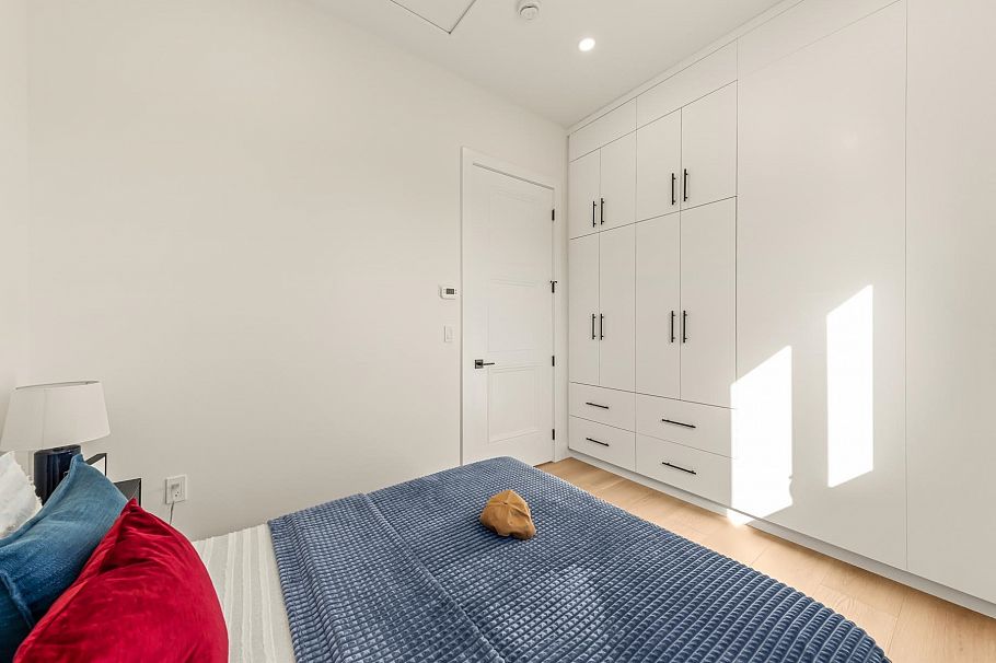 2 2686 Mcgill Street Vancouver, BC - 26