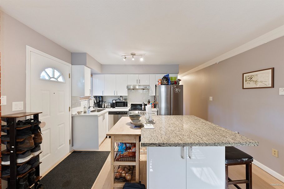 195 W 17th Avenue Vancouver, BC - 14