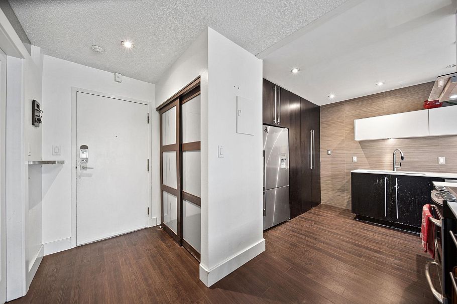 304 141 W 13th Street North Vancouver, BC - 14