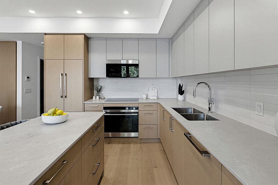 1 60 E 17th Avenue Vancouver, BC - 5