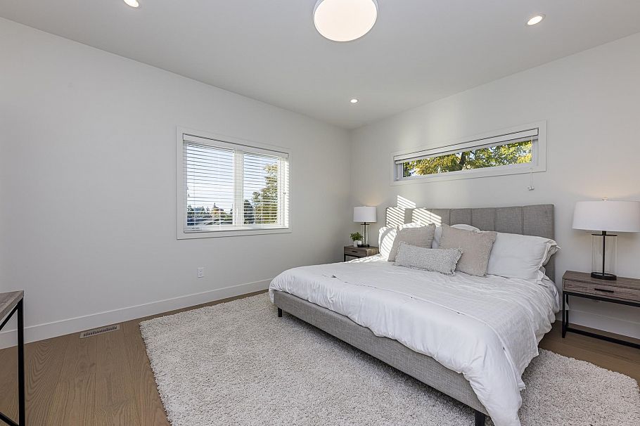 357 E 22nd Street North Vancouver, BC - 26