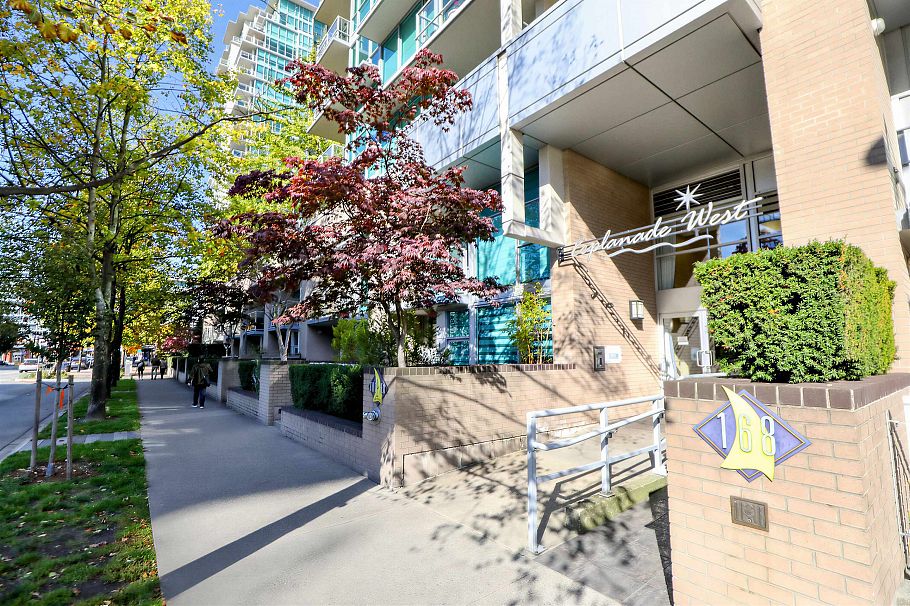 806 168 E Esplanade Avenue North Vancouver, BC - 21