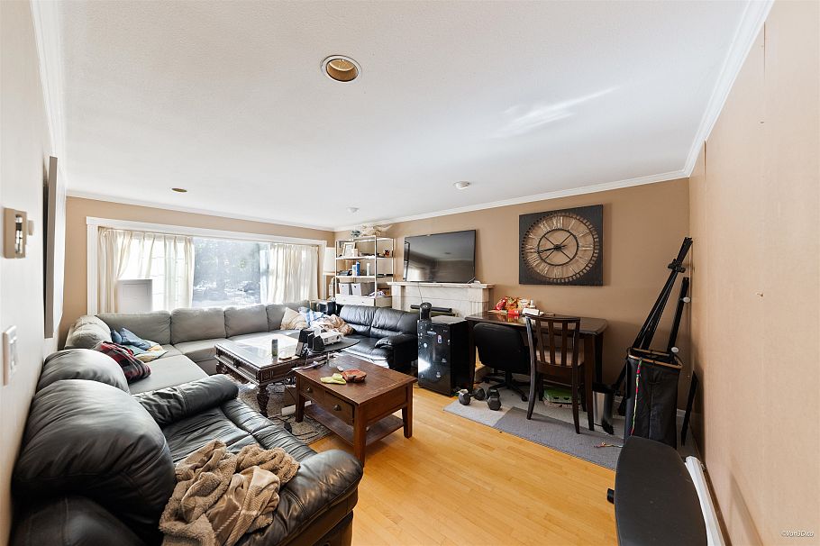 195 W 17th Avenue Vancouver, BC - 22