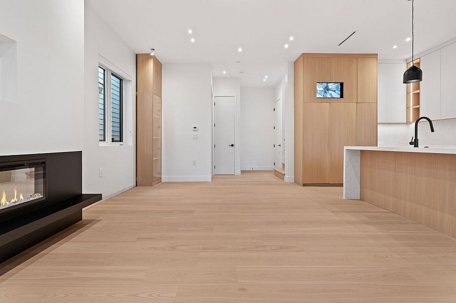 1 3813 W 16th Avenue Vancouver, BC - 4