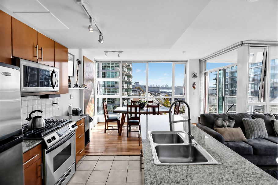 806 168 E Esplanade Avenue North Vancouver, BC - 6