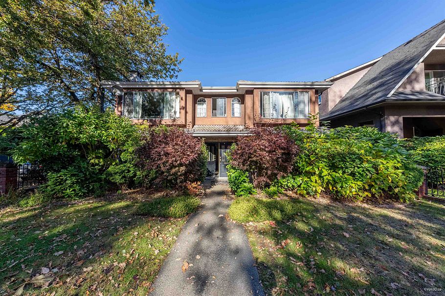 195 W 17th Avenue Vancouver, BC - 1