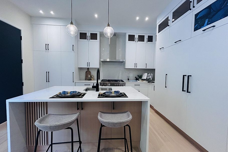 1 4150 W 14th Avenue Vancouver, BC - 4