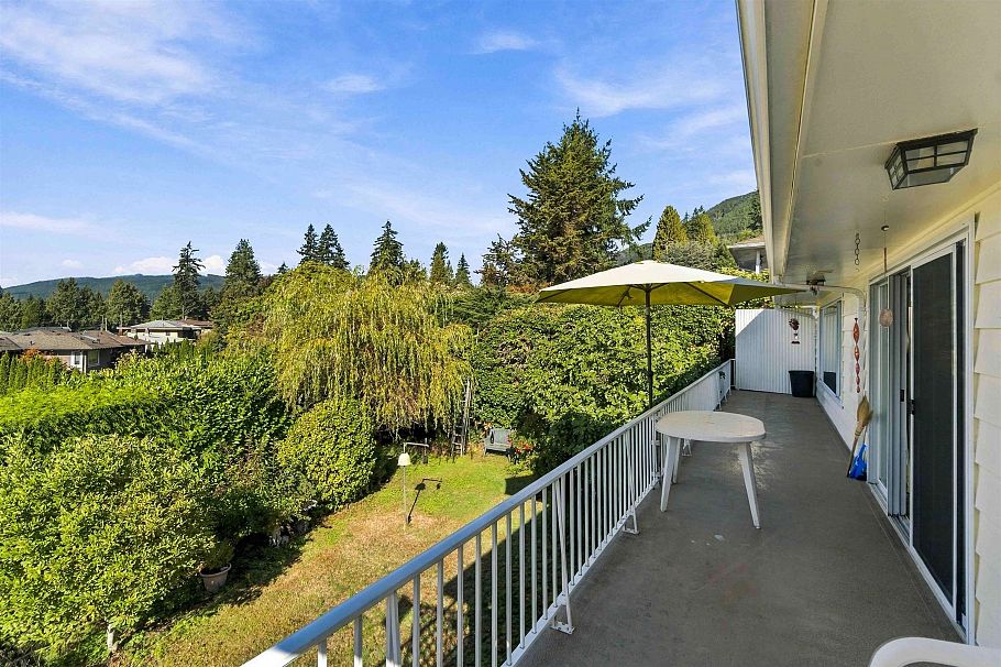 4243 Delbrook Avenue North Vancouver, BC - 32