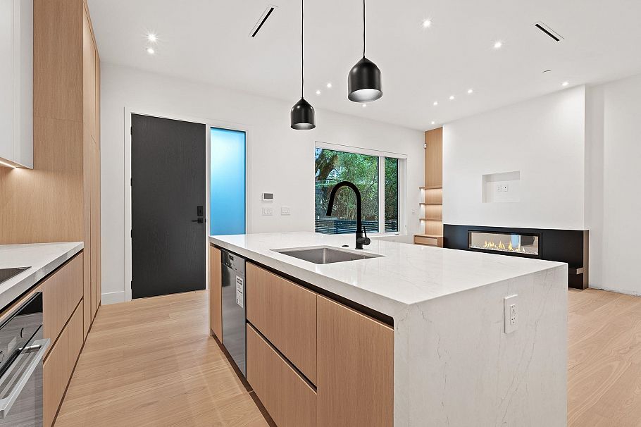 1 3813 W 16th Avenue Vancouver, BC - 9