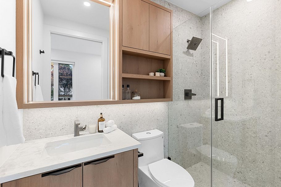 1 2435 Napier Street Vancouver, BC - 15