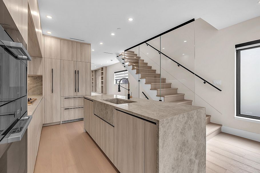 504 E 5th Street North Vancouver, BC - 6