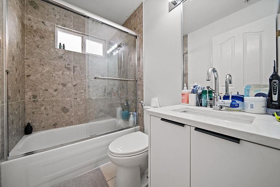 1170 E 18th Avenue Vancouver, BC - 26