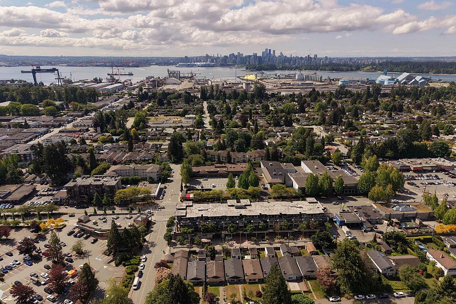 201 1330 Marine Drive North Vancouver, BC - 24