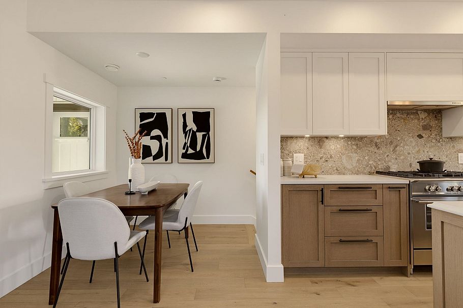 1 326 W 14th Street North Vancouver, BC - 15