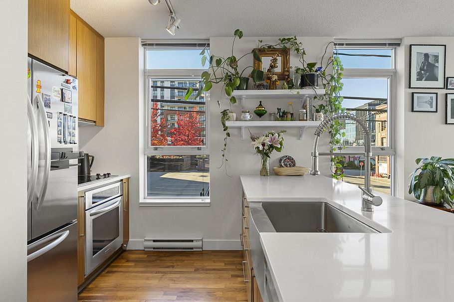 352 250 E 6th Avenue Vancouver, BC - 11