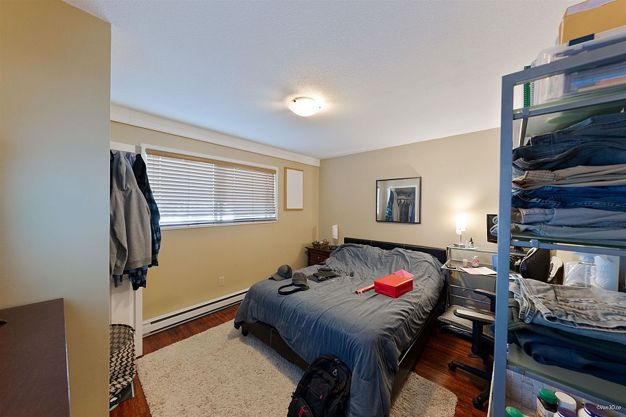 195 W 17th Avenue Vancouver, BC - 9