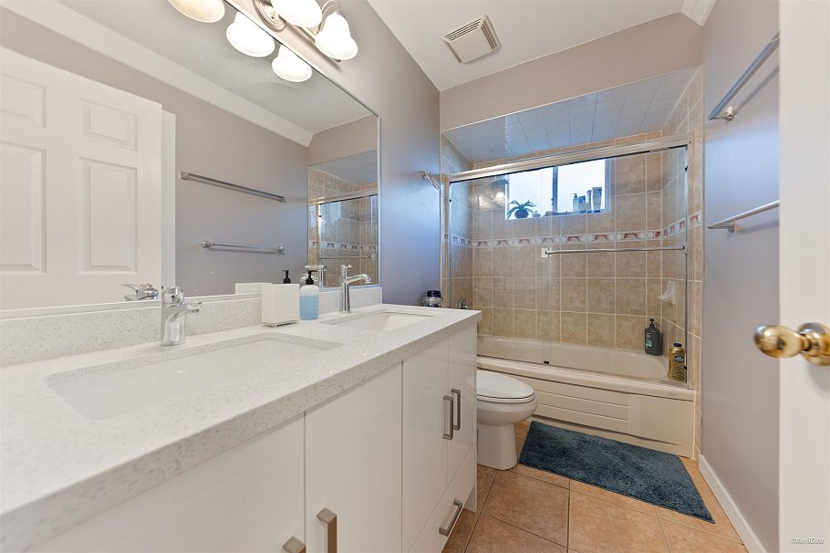 195 W 17th Avenue Vancouver, BC - 17
