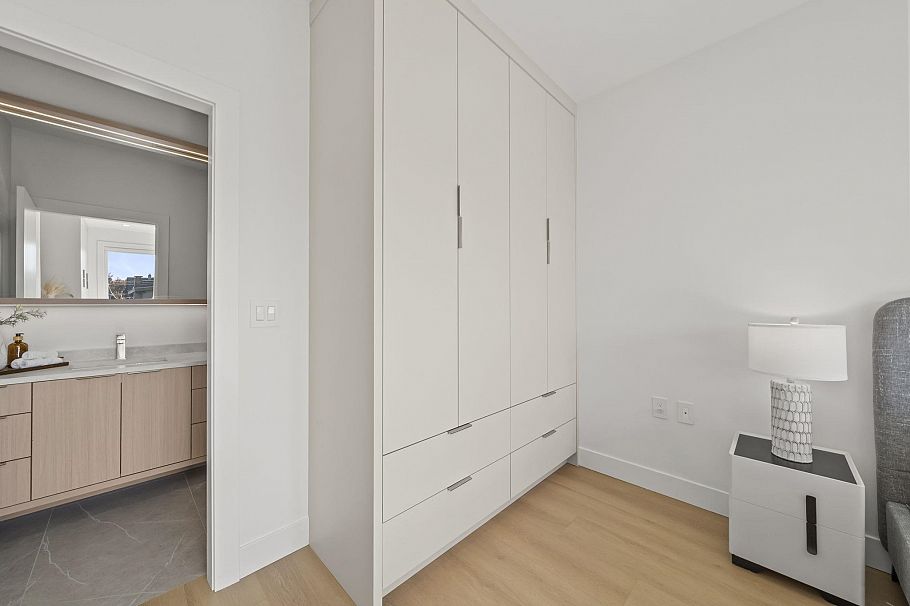 1 3623 Triumph Street Vancouver, BC - 21