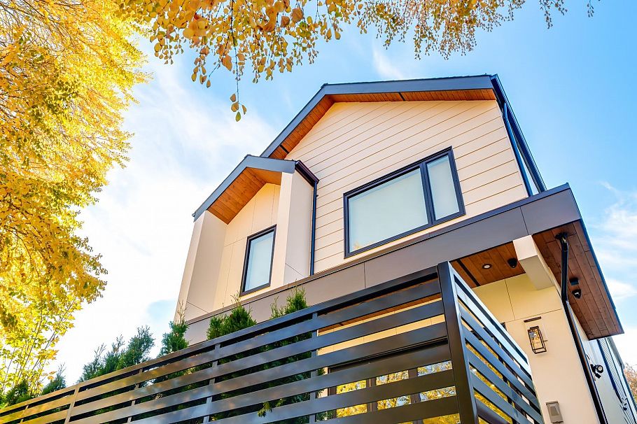 1 2686 Mcgill Street Vancouver, BC - 3