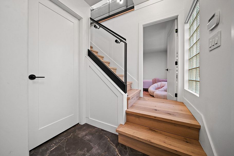 1170 E 18th Avenue Vancouver, BC - 20