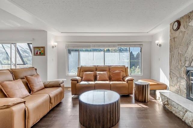938 E 29th Street North Vancouver, BC - 10