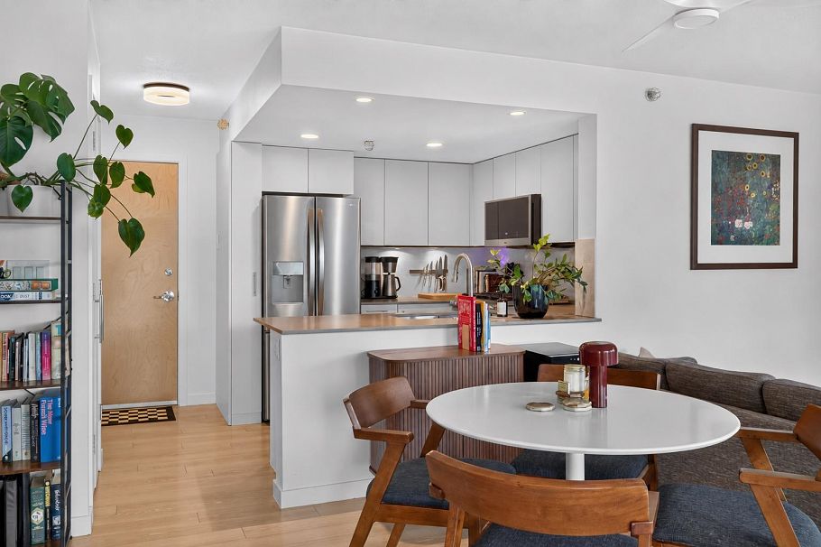 502 120 Milross Avenue Vancouver, BC - 9
