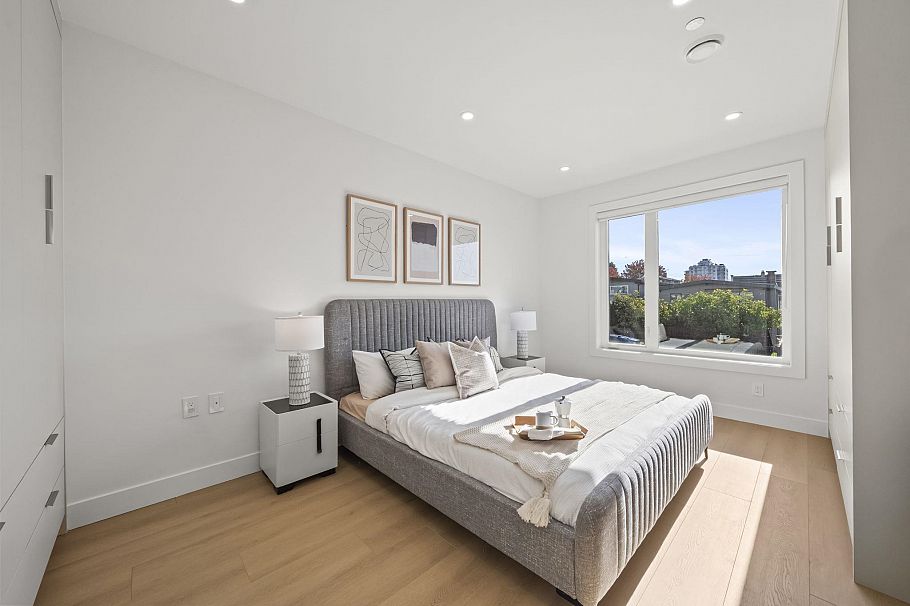 1 3623 Triumph Street Vancouver, BC - 18