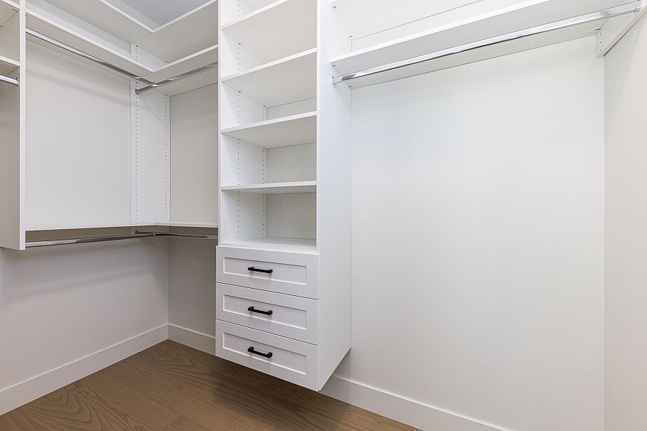 357 E 22nd Street North Vancouver, BC - 31