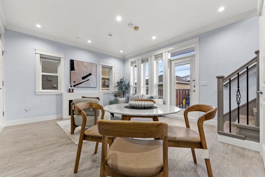 2216 Mannering Avenue Vancouver, BC - 6
