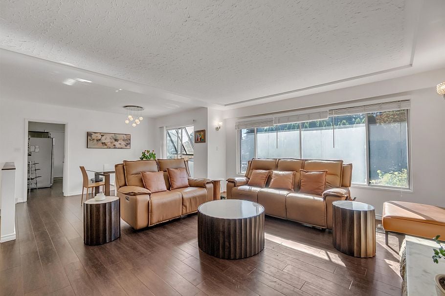 938 E 29th Street North Vancouver, BC - 3