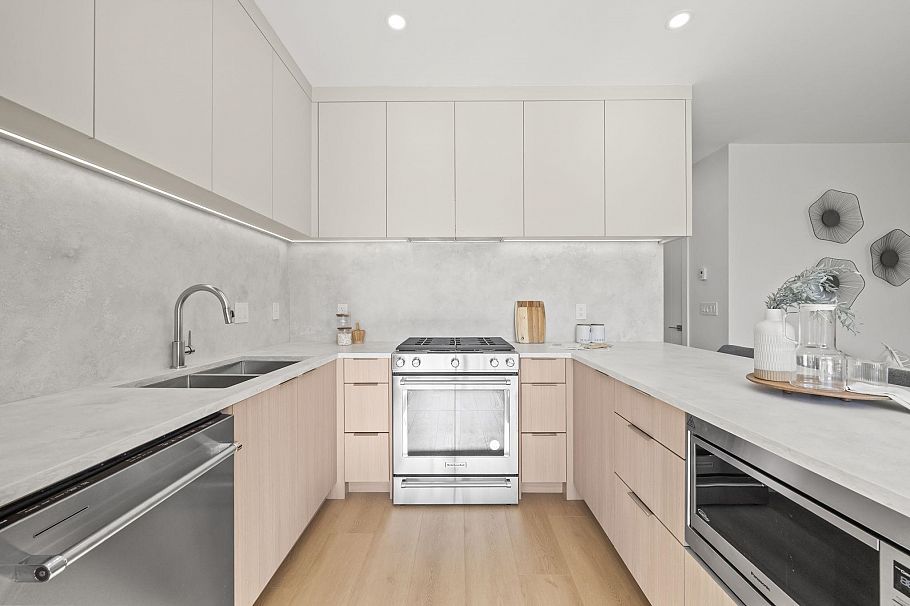 1 3623 Triumph Street Vancouver, BC - 4