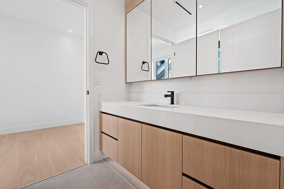 1 3813 W 16th Avenue Vancouver, BC - 22