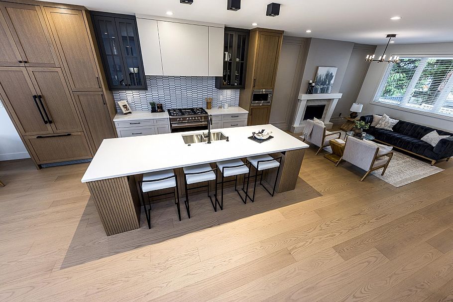 357 E 22nd Street North Vancouver, BC - 25