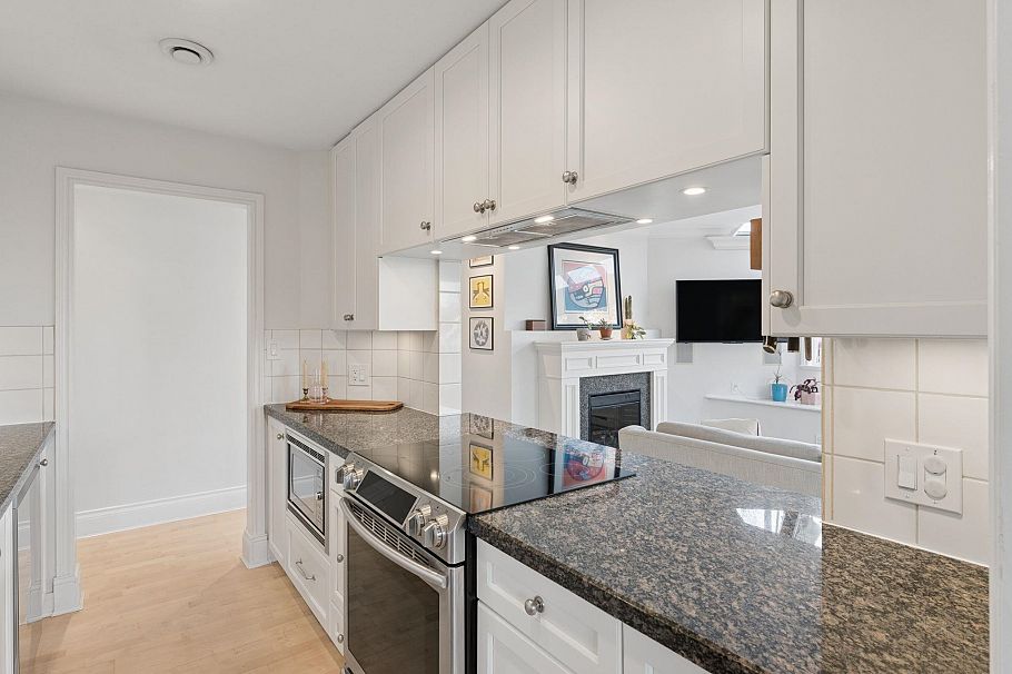 A3 1100 W 6th Avenue Vancouver, BC - 14
