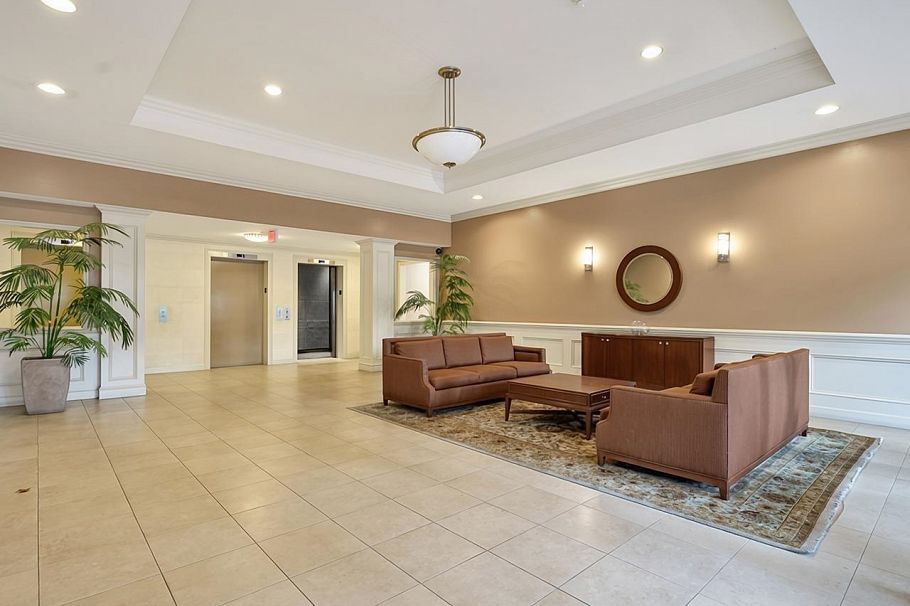 618 518 Moberly Road Vancouver, BC - 2