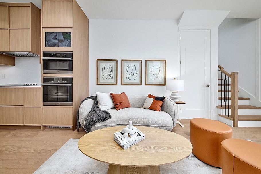 3 4659 W 11 Avenue Vancouver, BC - 2