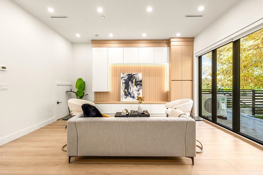 1 2686 Mcgill Street Vancouver, BC - 29