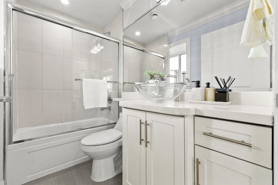 2216 Mannering Avenue Vancouver, BC - 18