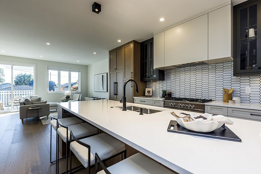 357 E 22nd Street North Vancouver, BC - 11