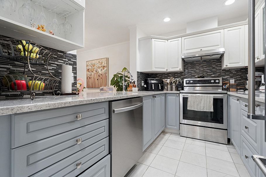 602 1500 Ostler Court North Vancouver, BC - 6