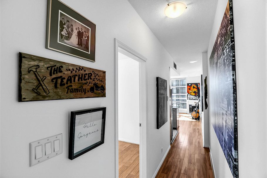 806 168 E Esplanade Avenue North Vancouver, BC - 14