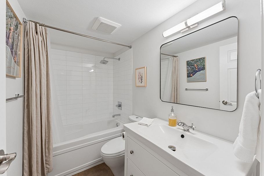 A3 1100 W 6th Avenue Vancouver, BC - 30
