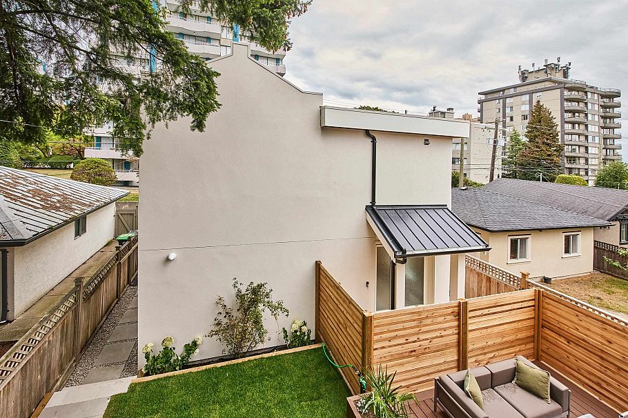 3 4659 W 11 Avenue Vancouver, BC - 18